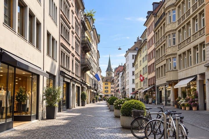 Podcast Tour Zurich Holy, Sinners and Swiss Francs