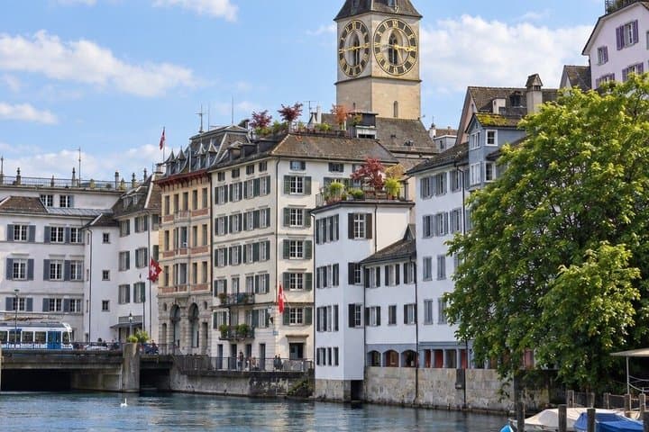 Podcast Tour Zurich Holy, Sinners and Swiss Francs