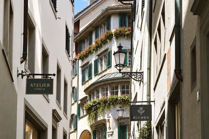 Podcast Tour Zurich Holy, Sinners and Swiss Francs