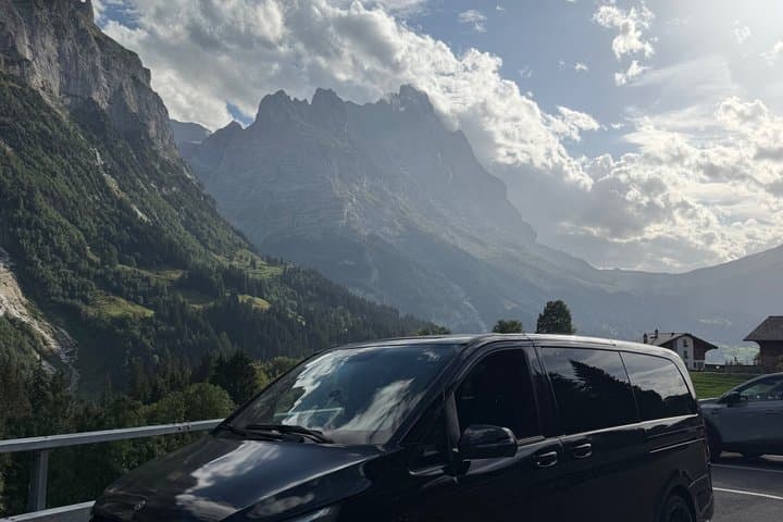 Grindelwald to Zurich Airport Private Transfer